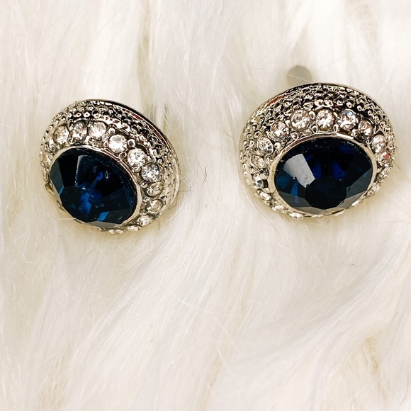 BEAUTIFUL FASHION SET!!!!! - Picture 6 of 6